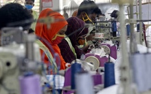 Ngành công nghiệp Bangladesh cạnh tranh trực tiếp với Việt Nam rơi vào khủng hoảng nghiêm trọng