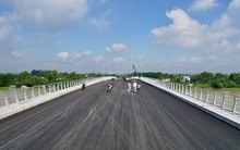 Hình hài cây cầu 500 tỉ đồng nối Bình Dương và Đồng Nai trước ngày thông xe
