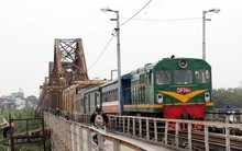 Dừng chạy tàu hỏa qua cầu Long Biên - Hà Nội