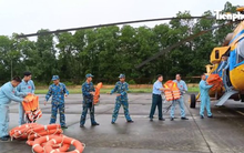 Ba tổ bay trực thăng quân sự sẵn sàng cất cánh cứu trợ đồng bào ở Yên Bái và Cao Bằng
