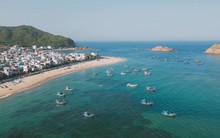 Phát hiện bãi biển đẹp hoang sơ, bình dị gần Quy Nhơn, du khách nhận xét "siêu riêng tư, ít người biết"