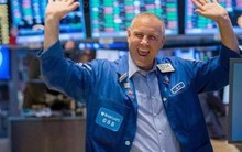 Phiên 19/9: Khối ngoại tiếp đà mua ròng mạnh tay hơn 400 tỷ đồng, tâm điểm "gom" cổ phiếu chứng khoán