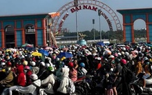 Kẹt xe nghiêm trọng trên Quốc lộ 13 đoạn gần Khu Du lịch Đại Nam