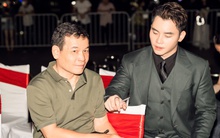 MC Mạnh Khang đẹp như tài tử, được bố "tháp tùng" đi dẫn