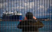 Nga lại gặp 'khó': Khí đốt từ dự án được kỳ vọng nhất không có người mua, 2 tàu lớn vẫn lênh đênh trên biển chưa giao được hàng