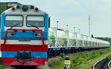 Lần đầu có đoàn tàu chở khí hóa lỏng từ Nam ra Bắc