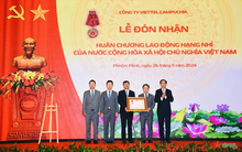 ‘Cơn mưa’ bằng khen cuối năm dành cho Viettel Global
