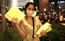 Nhân viên văn phòng, tài xế công nghệ tiết lộ cách kiếm bộn tiền trong đêm Giao thừa nhờ bán những thứ này