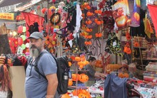 Khách nước nào đến Việt Nam được miễn visa?