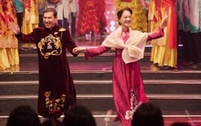NSND Lê Khanh, NSƯT Quang Thắng cùng dàn sao Việt hội ngộ tại chương trình Tết của VTV, rạng rỡ trong áo dài 12 con giáp