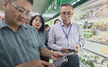 Bị nhắc nhở về an toàn thực phẩm, một siêu thị lớn tại TP HCM hứa "khắc phục ngay lập tức"