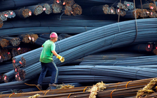 ‘Mùa đông khắc nghiệt’ nhấn chìm các công ty ở thị trường thép lớn nhất thế giới: Liên tục phải cắt sản lượng, nợ cao kỷ lục lên gần 700 tỷ USD