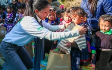 1 thương hiệu thời trang Nhật Bản chi 2,5 tỷ đồng xây trường cho trẻ em vùng cao Việt Nam, còn mạnh tay tặng hơn 10.000 áo giữ nhiệt cho người người nghèo