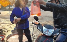 Cá chép cúng ông Công, ông Táo "tràn ngập" chợ, tiểu thương lo ế