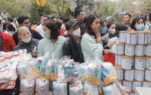 Hội chợ Tết 0 đồng trong bệnh viện Thanh Nhàn