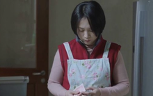 Bảo mẫu vay 1,2 tỷ rồi biến mất, 15 năm sau cô xuất hiện trước cửa nhà, tặng 1 món quà khiến cả nhà tôi bật khóc