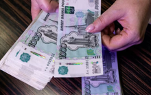 Đồng rúp Nga tăng vọt sau giai đoạn chạm đáy gần 3 năm vì một tín hiệu từ Tổng thống Mỹ Donald Trump