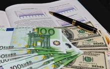 Nga tiếp tục trả nợ cho đối thủ bằng USD và Euro