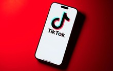 iPhone cài sẵn TikTok trở thành "hàng độc", có người rao bán tới 50.000 USD