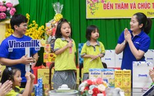 Vinamilk tặng hàng nghìn phần quà tết cho trẻ em, công nhân trước thềm năm mới Ất Tỵ