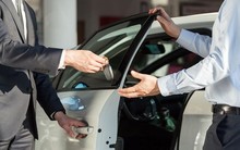 Thuê xe ô tô tự lái về quê, người dân cần lưu ý những điều sau để tránh bị phạt tiền lên đến 40 triệu đồng