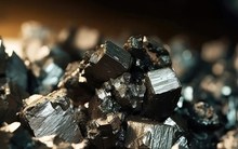 "Kim loại của quỷ" khuấy đảo thị trường toàn cầu: Thế giới rót 66 tỷ USD để khai thác bằng được!