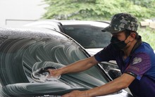 Nghề 'hốt bạc' dịp Tết, thợ làm không ngơi tay