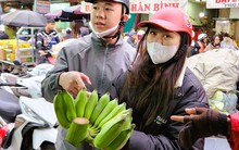 Giá chuối xanh bày mâm ngũ tăng phi mã