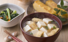 Chuyên gia dinh dưỡng tiết lộ 6 thói quen ăn uống giúp người Nhật sống lâu hơn, chống ung thư và lão hóa