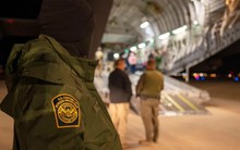 Mỹ khởi động chiến dịch truy quét người nhập cư trái phép