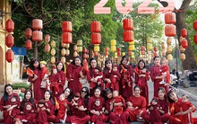 Team bỉm sữa Hà Nội khai xuân mùng 2 Tết bằng bộ ảnh không thể rực rỡ hơn, hứa hẹn một năm hoành tráng!