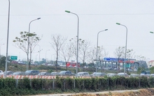 Ùn tắc giao thông ở nhiều nơi trong ngày mùng 2 Tết