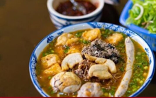 Lên Hà Nội chúc Tết, tôi 'cắn răng' ăn bát bún riêu 120 nghìn đồng