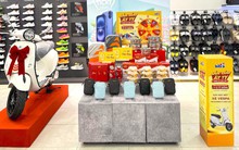 Vespa, iPhone, vàng PNJ và hàng chục nghìn quà Tết đến tay khách hàng Biti’s