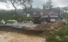 Vỡ bờ sông Vinh, nước ào ạt tràn vào khu đô thị