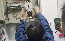 Tắt hết thiết bị điện trong nhà nhưng công tơ vẫn nhảy số, ngốn hơn 3,7 triệu đồng/tháng, người đàn ông gọi thợ đến kiểm tra thì được thông báo: “Có 1 dòng điện lạ”