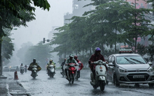 3-6 giờ tới, Hà Nội có thể mưa dông lớn, xảy ra lốc, sét và gió giật mạnh