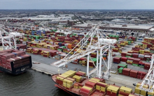 Mỹ, Trung Quốc bắt đầu tính thêm phí cảng đối với công ty vận tải biển