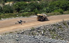 Dùng drone ngăn chặn khai thác vàng trái phép