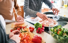 4 thói quen bếp núc tưởng vô hại nhưng đang âm thầm “đầu độc” cả nhà mỗi ngày