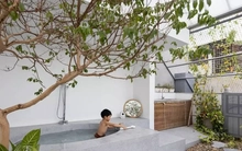 Cầu thang và sân chơi trẻ em thú vị trong nhà ống diện tích nhỏ