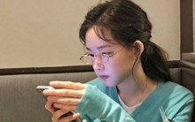 Thường cầm điện thoại theo 3 cách này chính là biểu hiện của EQ thấp