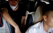 Thương người cha nghèo vừa mất con, tài xế taxi chở miễn phí 20km