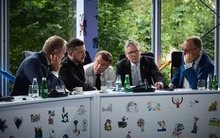 Ông Zelensky "trắng tay" về nước: 35 đồng minh tề tựu, mời ông Trump làm "chủ tọa" cuộc chơi lớn về Ukraine