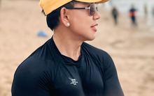 Ngoại hình nam ca sĩ U60 mới công khai bạn gái, thần thái trẻ trung hiếm thấy