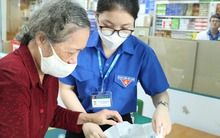 Người bệnh "được" và "mất" gì khi chuyển BHYT từ bệnh viện nhỏ sang bệnh viện lớn?