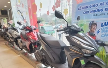 Thị trường xe máy xăng chững lại, xe máy điện tăng tốc