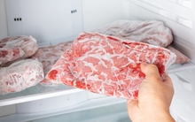 "Sát thủ vô hình" lớn nhất trong bếp không phải là dầu mỡ và muối! 3 thứ này còn độc hại hơn cả dầu ăn bẩn, đừng để người già và trẻ em chạm vào!