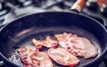 Cảnh báo khẩn về chất liên quan tới hơn 50.000 ca ung thư: "Lẩn trốn" trong loại thịt nhiều người mê