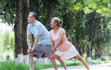 Năm 56 tuổi, tôi chợt phát hiện ra bí quyết để "không bị bệnh nặng" không phải là tập thể dục, mà ở 4 điểm này